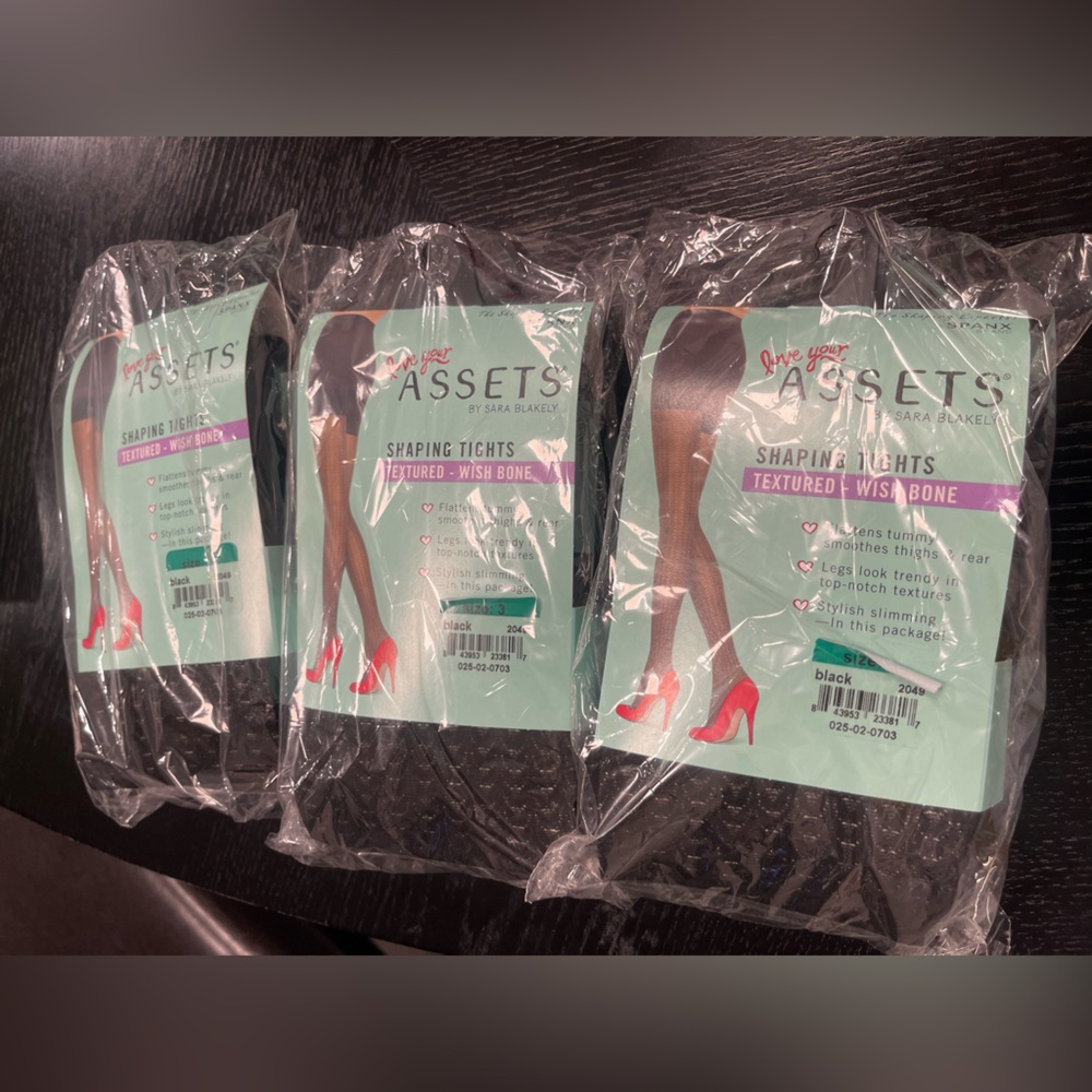 Pack of 3 NWT Assets by spanx shaping tights textured wish bone size 3 - Picture 2 of 3